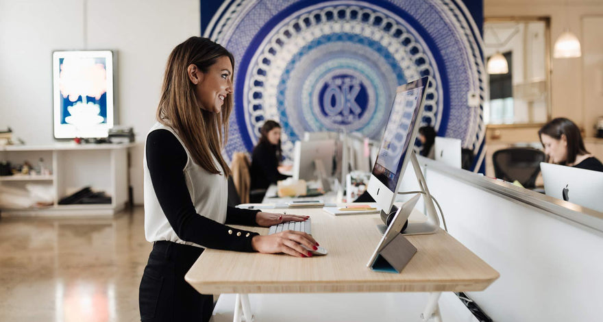 3 Ways Height-Adjustable Desks Enhance Productivity at Work