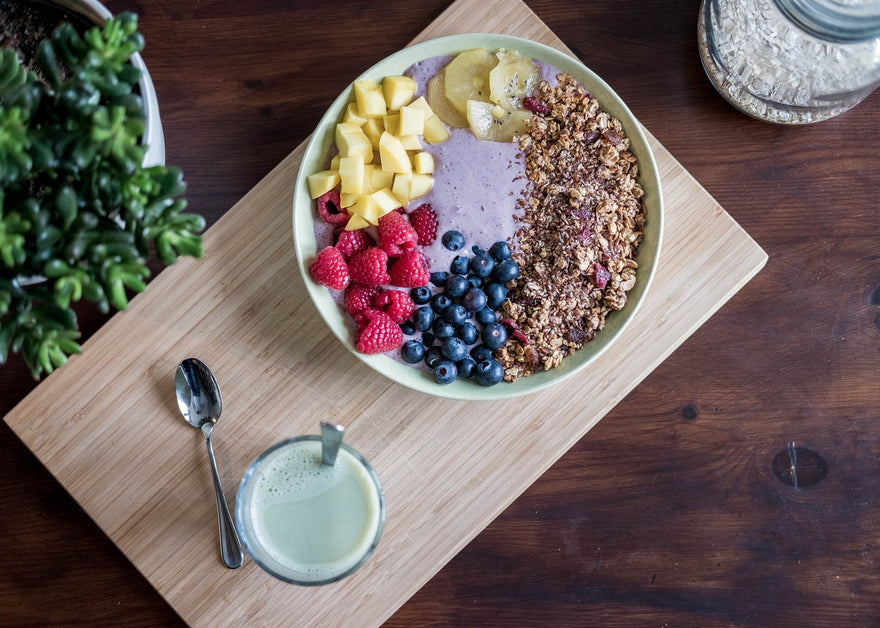 smoothie bowl with toppings